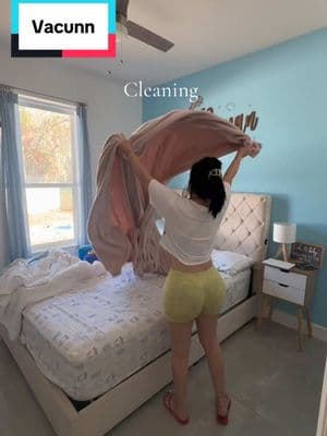 Cleaning #creatorsearchinsights #fyp#foryoupage #tiktokshopfinds #fy #laurita#cleaning 