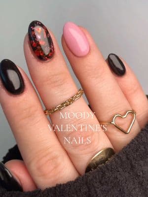 Valentine’s nails…but make them dark & moody 🖤💘 #dippowder #dippowdernails #asmrsmallbusiness #nailcontent #dipnails #ritzydips #newnails #trendingnails #valentinesnails #blackandpinknails 