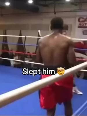 Na this crazy 😯 (h/t notjustboxing/IG) #knockout #ko #boxing 