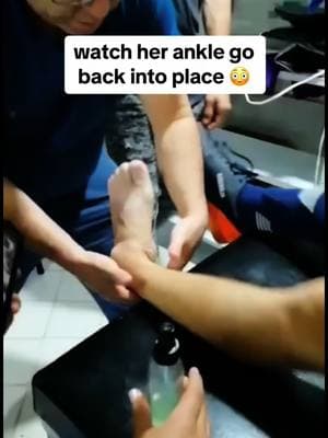 *DISLOCATED ANKLE ADJUSTMENT FIX* (Compilation) #foryou #fyp #satisfying #oddlysatisfying #chiropractor #chiropractic  via papinoinsistaoficial, dr_maximo_, cuongnguyenchiropractic