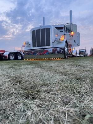 #LifeTimeNutcovers #roadworksmfg #time2shine #petesperfomanceandchrome #largecar #peterbilt #truckertiktok #ststransit #topgunshootout #truckersoftiktok 