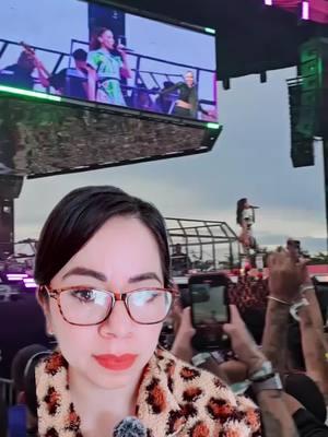 Anitta lanza los micrófonos furiosa en pleno concierto #anitta #cantante #concierto #microfono #chisme #rosiiochoa #queeefuertee #greenscreenvideo #greenscreen 