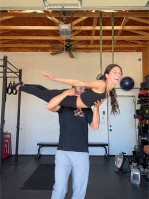 the dirty dancing lift is actually hard!!! #dirtydancingchallenge #dirtydancinglift #retireddancer #femalespecializedpersonaltrainer #leantonneddancerbody #tessareneetr #coupleschallenge #marriedlife 