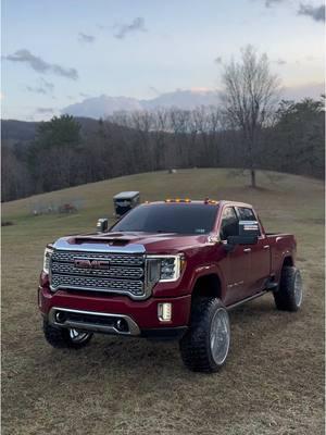 A year & 2 trucks later… same spot🎨 #bubbatruck🌾 #jesuslovesyou #peaceinpassion #cp2jacked #morethanatruck #gmcdenali #2023duramax #2023duramax #denaliduramax  Pray. 