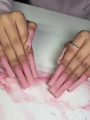 Watch till the end🤭❤️ #nails #nailsinspiration #ValentinesDay #valentine #valentinenail #valentinesnails #fypシ #fypage #foryoupage 