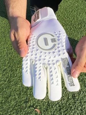 The N1 Scorpius 2.0 all white are insane @BE THE N1 #Soccer #goalkeepers #goalkeeper #soccertiktok #soccergirl #soccerboy #goalkeepertraining #goalkeepersaves #gk #fyp #fypシ #foryoupage 