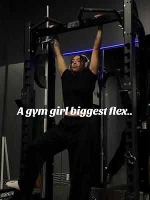 Biggest flex 👑 #gym #gymgirl #calisthenicsgirls #strongwoman #supportotherwomen #pullups #fitnessjourney #fitnessgoals 