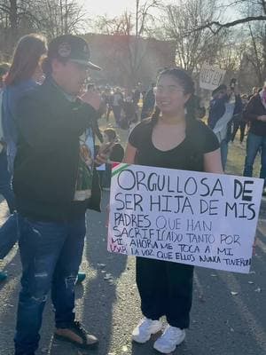 Orgullosamente mexicanos🇲🇽🫡#entrevistasenlaprotesta #protesta2025 #protestasenestadosunidos #icemigracion #denvercolorado #ice #pesopluma #deportacionesendenvercolorado #redadasendenver #mexicounido 