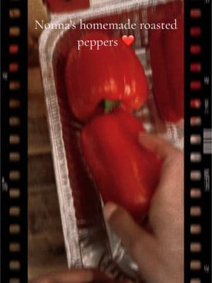 One of the reasons why my nonna hoarded plastic grocery bags…to cool off her roasted peppers ❤️ #foryourpage #roastedpeppers #nonnaskitchen #oldschooltricks #homemade #withlove #corningware #marinated 