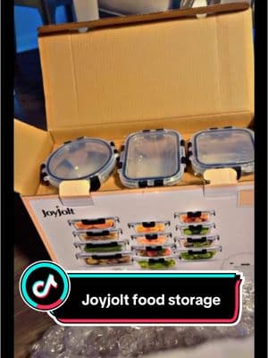 Little upgrade to your kitchen with Oven/Freezer/Microwave SAFE Glass Containers. BPA free plastic and lead free glass. #joyjolt #foodstorage #mealprep #glass #leftovers 