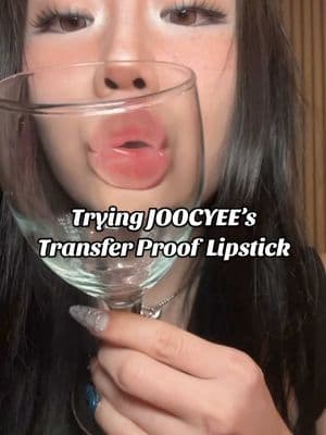 Trying another transfer proof lipstick!!! This one has glitter too! @JOOCYEE US #joocyee #joocyeelipstick #joocyeehighlight #transferprooflipstick #transferproofmakeup #lipstick #tryonwithme 