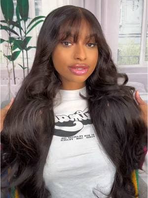 It’s giving everything 💅🏿😍 #uniceamazon #glulesswigs #wiginstall #loosewavewig #curtainbangs #wigtutorial #fy #foryourpage #glulesswig #unicehair #unicehair #wig #explorage #tiktokwig #wiglife #ValentinesDay #newyearnewme😝 