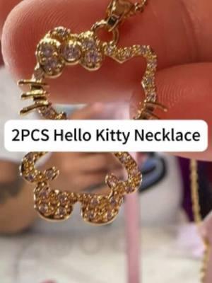 These are so freaking cuteeee!!! #hellokitty #hellokittynecklaces  