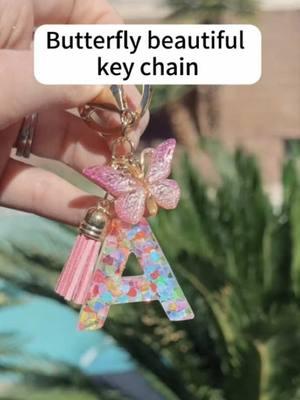 #stockingstuffers #giftsfordaughter #christmasgifts #keychain #girlskeychain #letterkeychain #tiktokshopblackfriday #tiktokshopcybermonday #falldealstoryou