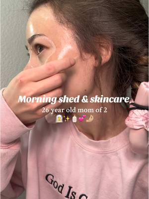 A simple morning shed & skincare ✨🤌🏼🫶🏼🫧 #skincare #skincaretips #skincareroutine #morningshed #collagenmask #heatlesscurls #heatlesshair #morningskincareroutine #momoftwo #minivlog #skincarevlog #SelfCare #selfcareroutine #momcontent 