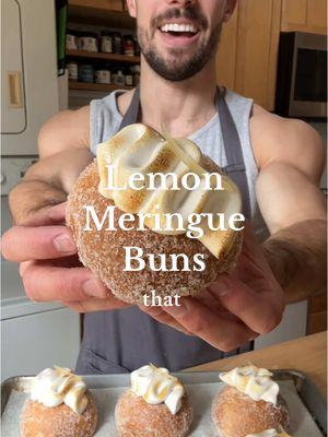 LEMON MERINGUE BUNS 🍋 Sweet potato brioche, lemon cream, lemon sugar, torched vanilla meringue & candied peel. Dairy-free and egg-free as always! Pick them up at the bakery on Friday or Saturday  #fyp #vegan #veganbakery #lafood #labakery #lavegan #brioche #lemon #doughnuts #manifoldbakery @Camber | Los Angeles Guide 