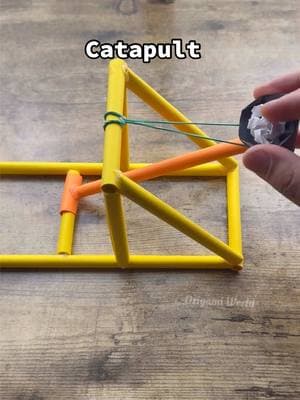 DIY Paper Catapult #DIY #diyproject #paperweapon #papercraft #origami #catapult #papertoy 