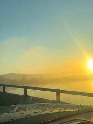 #creatorsearchinsights #sunrise #bridge #bluebridge #ohioriver #beautifulday #trucks #truckdriver 😜