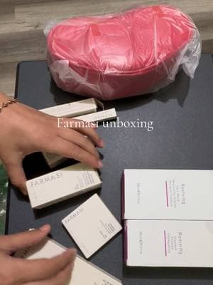 🤩🤩 #unboxing #unboxinghaul #unboxingtime #beautyinfluencer #beautyinfluencerfarmasi #farmasimakeup #emprendimiento #review #MomsofTikTok #farmasibeautyinfluencer #drtuna 