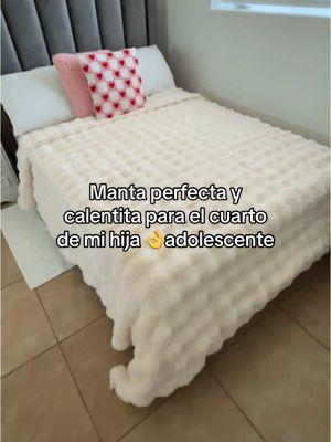 Motivada a tender su cama todas las mañanas 😩🤌🏼 y recoger su cuarto … al fin creo que dimos con el clavo 🤣🤣 #manta #blanket #cozyathome #mamacuarentona #mamalatinaenusa #teens #adolescentes #t#throwblanketb#blanketfauxblanket #cozyathome 