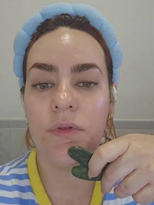 Jade Gua Sha Massage #skincare #ismabeauty #masajesfaciales #JadeGuaShaMassage #Jade #GuaSha #Massage 