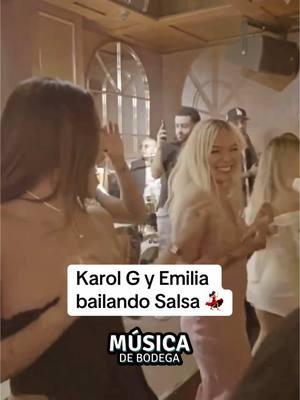 ¿Qué opinas del flow? 🥰 #karolg #emiliamernes #labichota #salsaromantica #tiktokcolombia #chiletiktok 