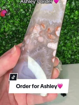 Thank you so much ashley for the beautiful order! I hope you and your daughters love their goodies!! 🩷#crystalorderpacking #crystaltokkk #crystalfriends 