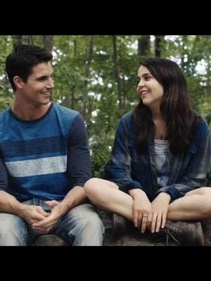 we as a society have failed Robbie Amell he's so fine #theduff #robbieamell #maewhitman scp: 