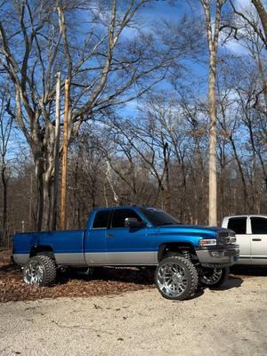 Holy body line 😭 #whiteboydiesel #leant #26x16 #fassfuelsystems #kg1 #furytire #2g 