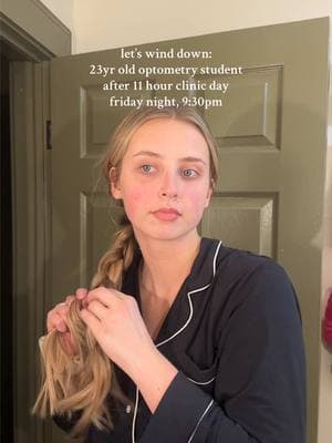 Before my shower I watched grey’s anatomy and ate take out sushi for dinner🤭💞#optometry #student #winddown #unwind #clinicals #clinic #gurwm #womeninstem 