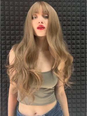 Today’s most popular option: champagne brown gorgeous wiggie! Join our live session #ladygrayywigs #fypツ #gluelesswig #syntheticfibers #ladygrayy #usa_tiktok #wig #hairloss 