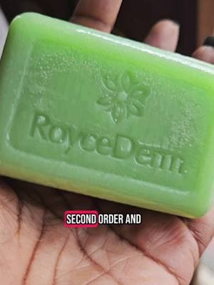 This soap has been a game changer. I love adding it to the end of my routine after using an African net sponge and body wash. I've definitely noticed a difference in my skin. You also get 2 in a pack and it comes with 2 of the lathering nets. #soap #barsoap #hygiene #showerroutine #bathroutine #shower #bath #bathtime #antifungaltreatment #fresh #moisturize #psoriasis #acne 