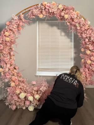 🔥New Set-up Video of Our Isolde Arch! 💯Ready to ship and all free shipping! Thanks so much for our lovely friend sharing! @wishfulevents 💫 Whether you’re planning a wedding, a proposal, or any special moment, we have the perfect backdrop! More Popular Flower Wall, RoseMorning! #partystyling #rosemorning #rosemorningflowerwall #flowerdecor #events #partydecor #flowerarch #archdecor #partystyling#flowerwallusa #flowerarch #arch