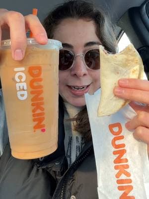 how silly❄️☕️🩷🧡 #dunkin #dunkindonuts #wakeupwrap #dunkinorder 