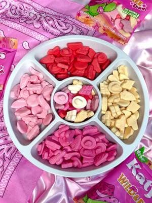 Wild & Free Platter 🩷🌵 These adorable foam gummies have finally launched and we are here for it 🤠 Available at select retailers @katjes_usa #asmrplatter #wildandfree #candytok #candyplatter #pink #pinkcandy