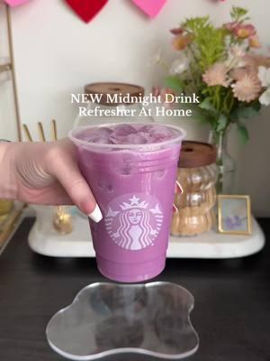 Here’s my version of the new midnight drink refresher 💜 #midnightdrink #newstarbucksdrink #refresher #refresherathome #starbucksrefresherathome #drinksathome #starbucksrefreshers #blackberryrefresher #satisfying #aesthetic #berryrefresher 