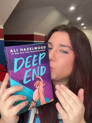 I don’t know what just came over me - deep end by Ali hazelwood #deepend #alihazelwood #barnesandnoble #bookish #BookTok #bookvlog #bookrec 