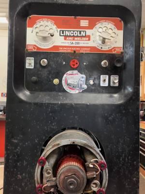 Still working on ol Tommy here #lincolnsa200 #sa200redface #lincolnblackface #greenlightmachine #bluedialsa200 #shorthood #lincolnsa200weldingmachines #lincolnelectricwelder #sa200welders #lincolnelectric 