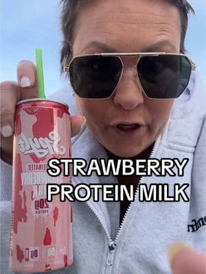 I cannot believe how spot on this is to the other strawberry milk & it has protein and caffeine in it!! 👏🏼🍓 #highprotein #proteinmilk #proteinshake #proteinbar #proteinsnack #protein #proteinsnacks #proteinsnackideas #proteinshakeideas #proteinpowder #proteinreview #tiktokmademebuythis #viralproducts #fyp #tiktokshoploveatfirstfind 