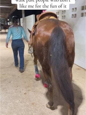 stay unphased💅🏽 #likee #share #horsegirl #barrelhorses #ocala #breakindishes #ego #western #westernwomen #horsesoftiktok #foryoupage #fypp #fypp #cowgirl #summerremington #follow #horses #dailyvlog 