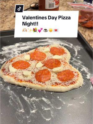 Pizza night!! @Hy-Vee #HyVeeValentinesDay #HyVeePartner #PizzaNight #HyVee #GalentinesDay #Valentine