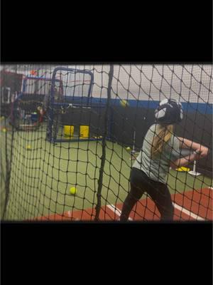 Breaking in her new #Kryo #louisvilleslugger #fastpitchsoftball #softball #training #battingcage #training #10U 