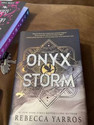 Finished #onyxstorm last night and I’m not sure wtf I’m feeling or wtf happened.  #nospoilers #rebeccayarros #violence #violet #xaden #dain #imogen #aaric #bodhi #liam #sloane #mira #ridoc #sawyer #garrick #heds #ehlersdanlos 