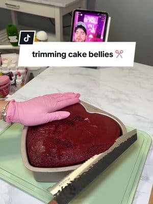 Happy saturday 🥰 #baker #caketok #cakes #heartcake #cakepan #heartcakepan #redvelvet #strawberrycake #cakeprep 