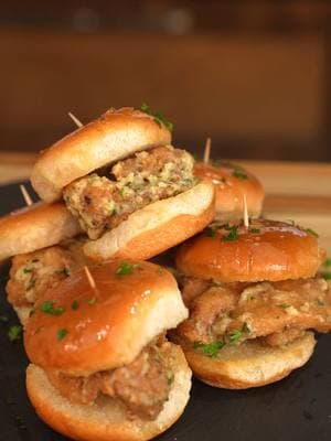 Creamy Garlic Parmesan Chicken Sliders  ———- Yield - 8 Sliders 350F - 3-4 Minutes -> 375F - 2 Minutes  Ingredients -  Vegetable Oil 4 Chicken Thighs (1.5 Lbs) 1 Tbsp Onion Powder 1 Tbsp Garlic Powder 1/2 Tsp Oregano  1 Tsp Italian Seasoning  1 Tsp MSG (Optional) 2 Tsp Red Chili Flakes 1 Tsp Salt Coarse Salt 1/2 tsp Black Pepper  1/2 Cup Flour 1/2 Cup Cornstarch  —————————— Garlic Parmesan Sauce 4 Tbsp Butter  1/4 Cup Mayonnaise  1 Tbsp Parsley 5 Garlic Cloves, Pressed 1/2 Cup Fresh Parmesan Cheese  —————— #thatsavagekitchen #chicken #Foodie #chickensandwich #foodporn #sliders  #chickensliders #footballfood #snacks #appetizers  #superbowlfood #superbowl2025  #chickenrecipes #quicksnack #SnackTime #snack #chickensandwich #chickensandwiches #foodporn #appetizerideas #gamedayfood #gamedaysnacks #fyp  ————————————— https://www.thatsavagekitchen.recipes/recipes/creamy-garlic-parmesan-chicken-sliders