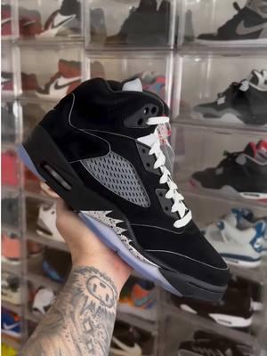 Come with me to cop the Jordan 5 Metallic! #sneakers #jordan5 #bobbysolez #sneakerhead 