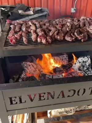 Se iso la carnita asada @stevenvasquezelvenado 🔥🔥🔥#mrodwelds #miguels562 #santamariagrill #bbqpit 