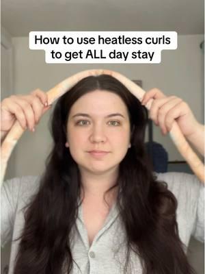 You’re using your heatless curlers WRONG! Here’s how to get perfect curls EVERY time 👀👇  #OvernightCurls #HeatlessHair #HairTutorial #TikTokBeautyHacks #EasyCurls #KitschCurls #NoHeatStyling #HaircareRoutine #WokeUpLikeThis #FYP