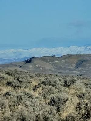 Its quiet out here. I wasn't meant for cities, overcrowds, or the restless swarm of the urban hive. That part of me won't ever change. #wayouthere #outwest #country #oregon #idaho #valley #theseventhadventure #solitude #zachbryan 