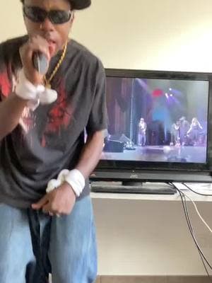 Des coups de reins en live #pourtoi #foryou #fyp #rkelly #rkellychallenge #rkellytrial #rkellymusic #rkellyfan #funnymoments #funnytiktok #drolemoment 